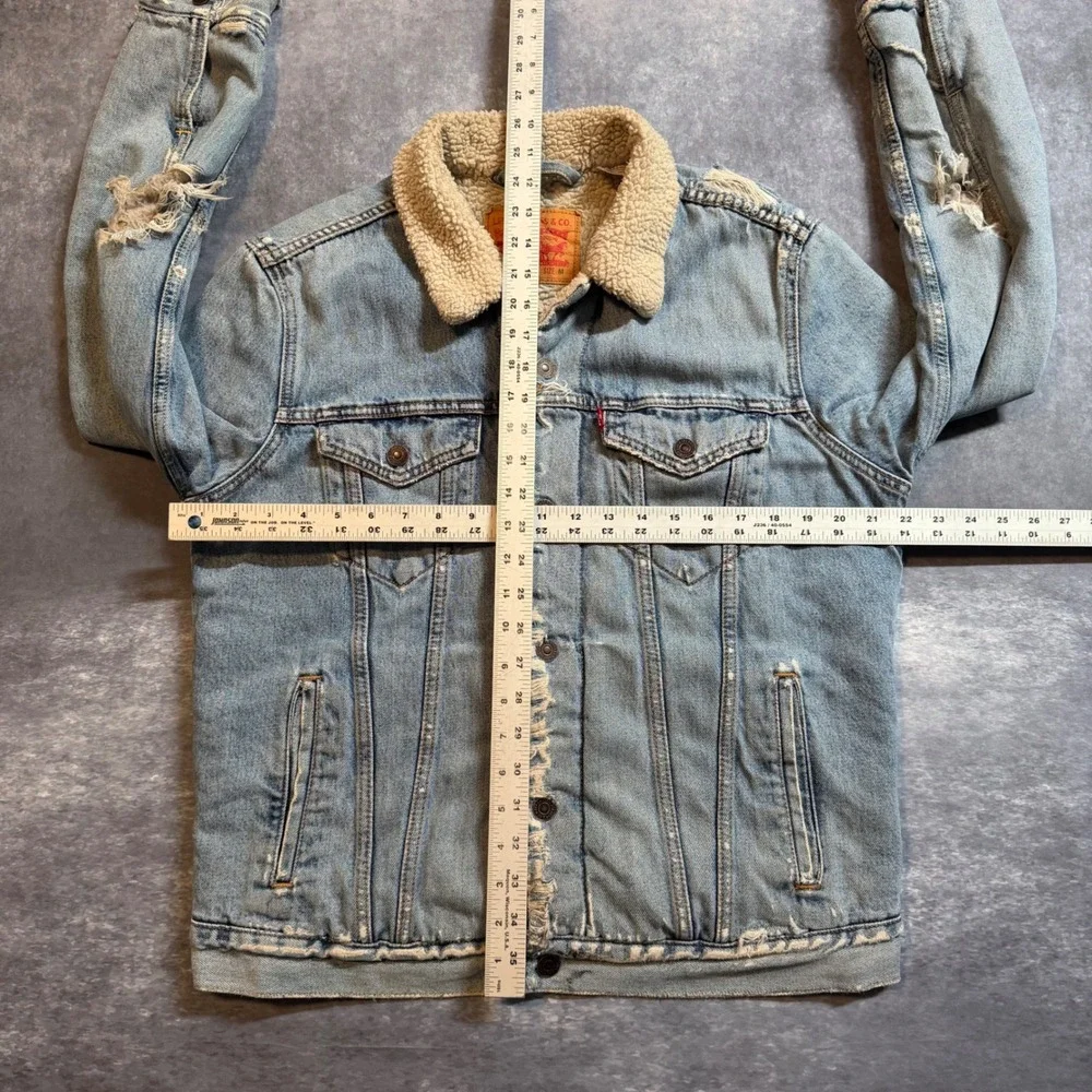 Levi's Mens Sherpa Lined Distressed Denim Trucker Jacket Light Wash Blue Size M